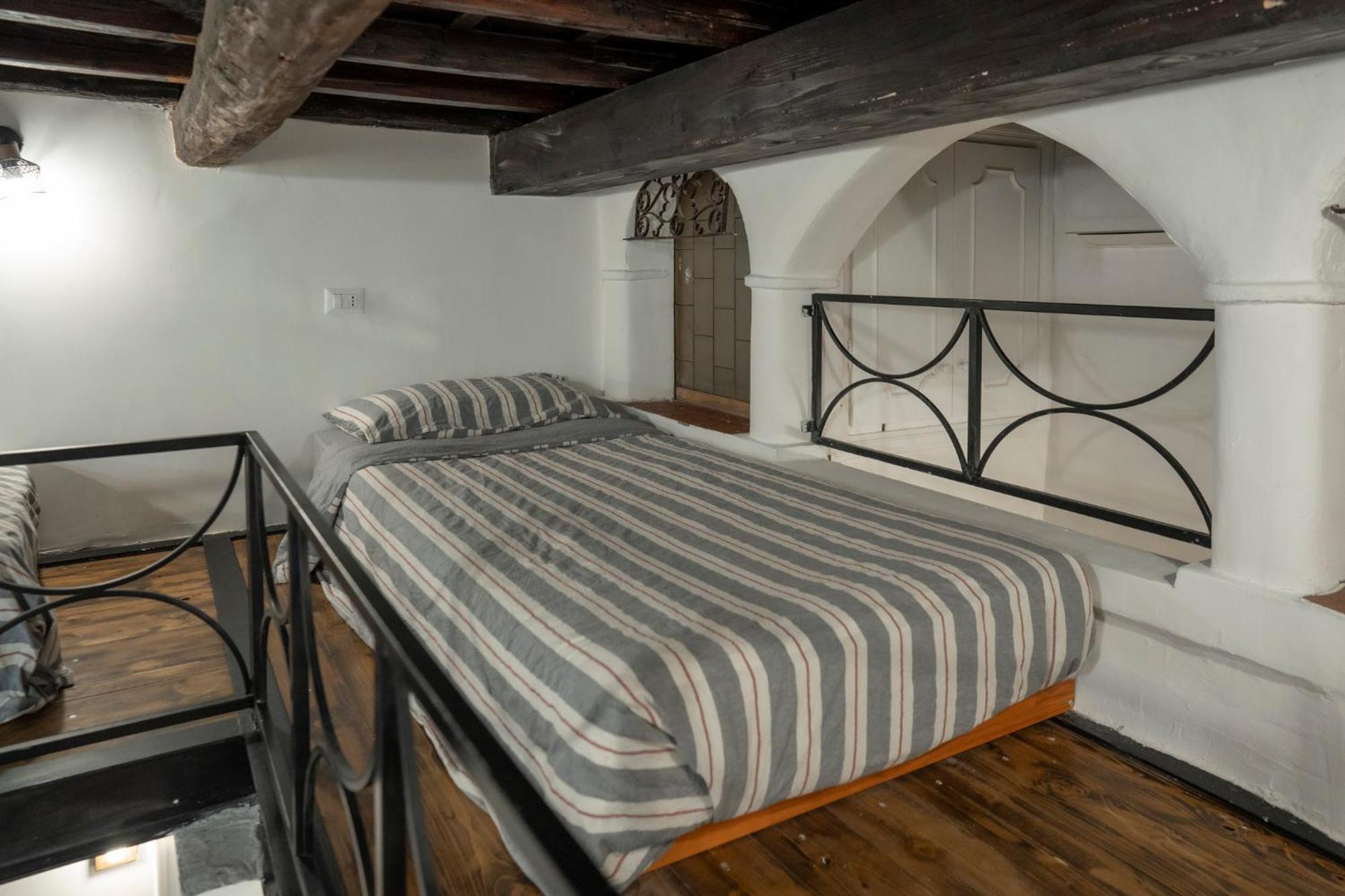 Home Domus Capocci - Rione Monti روما المظهر الخارجي الصورة