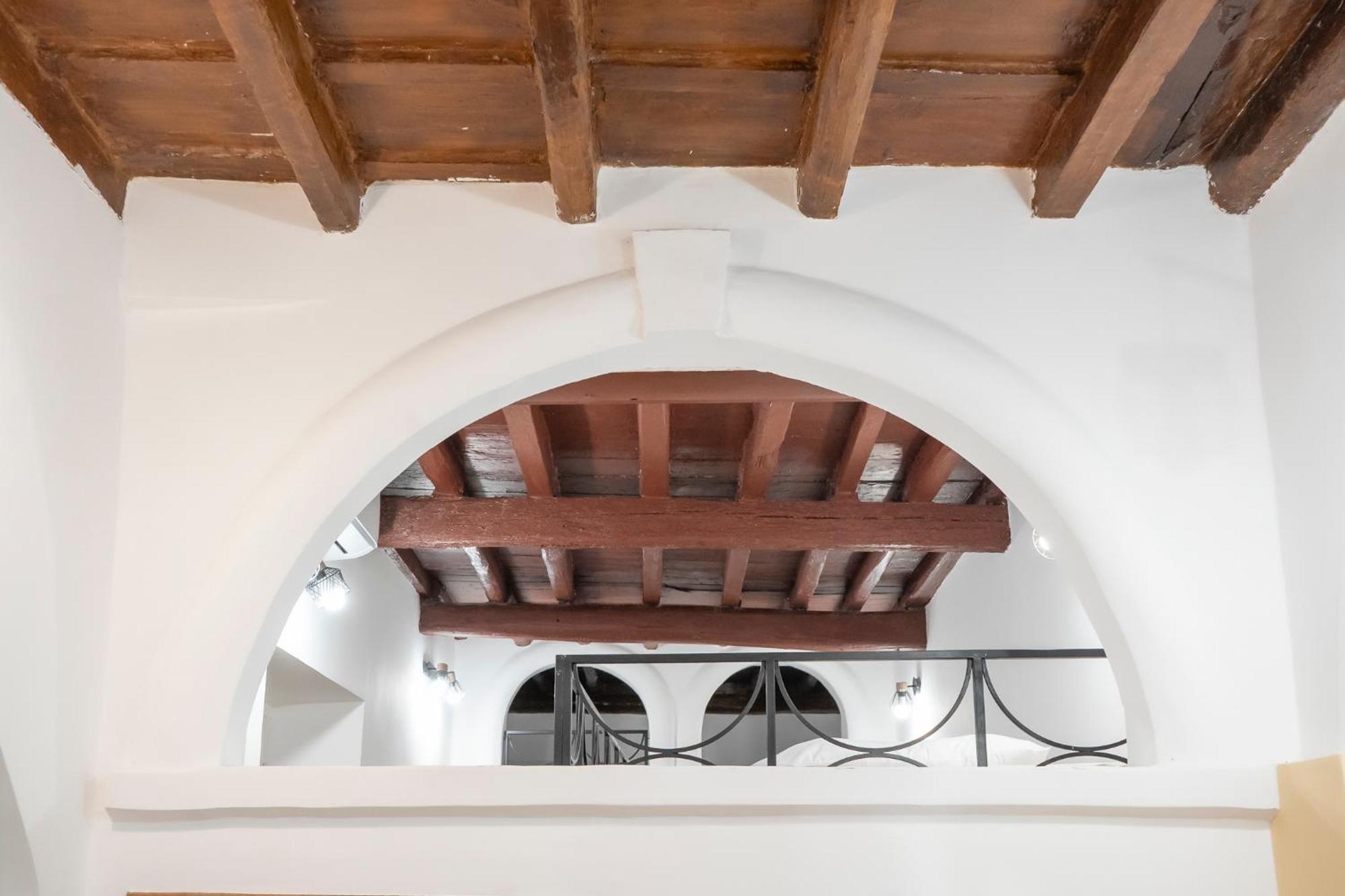 Home Domus Capocci - Rione Monti روما الغرفة الصورة